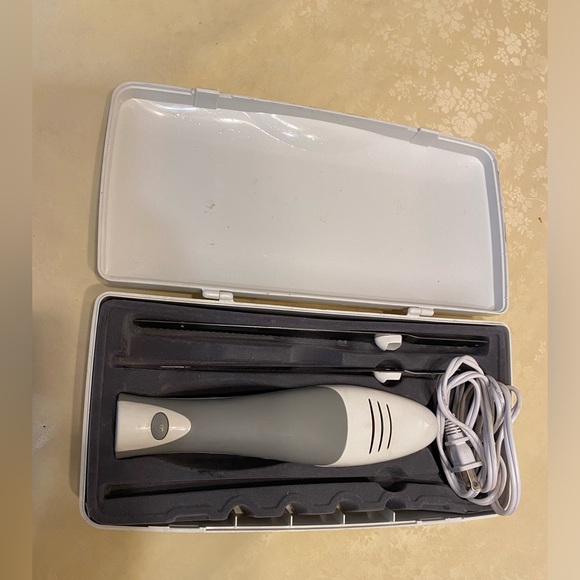 GE Electric Knife Carving Set Model
106612 With Bread & Meat Blades +
Fork - Picture 2 of 3